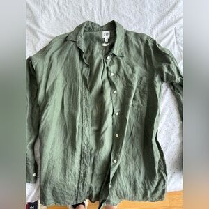 Gap 100% linen green button down shirt